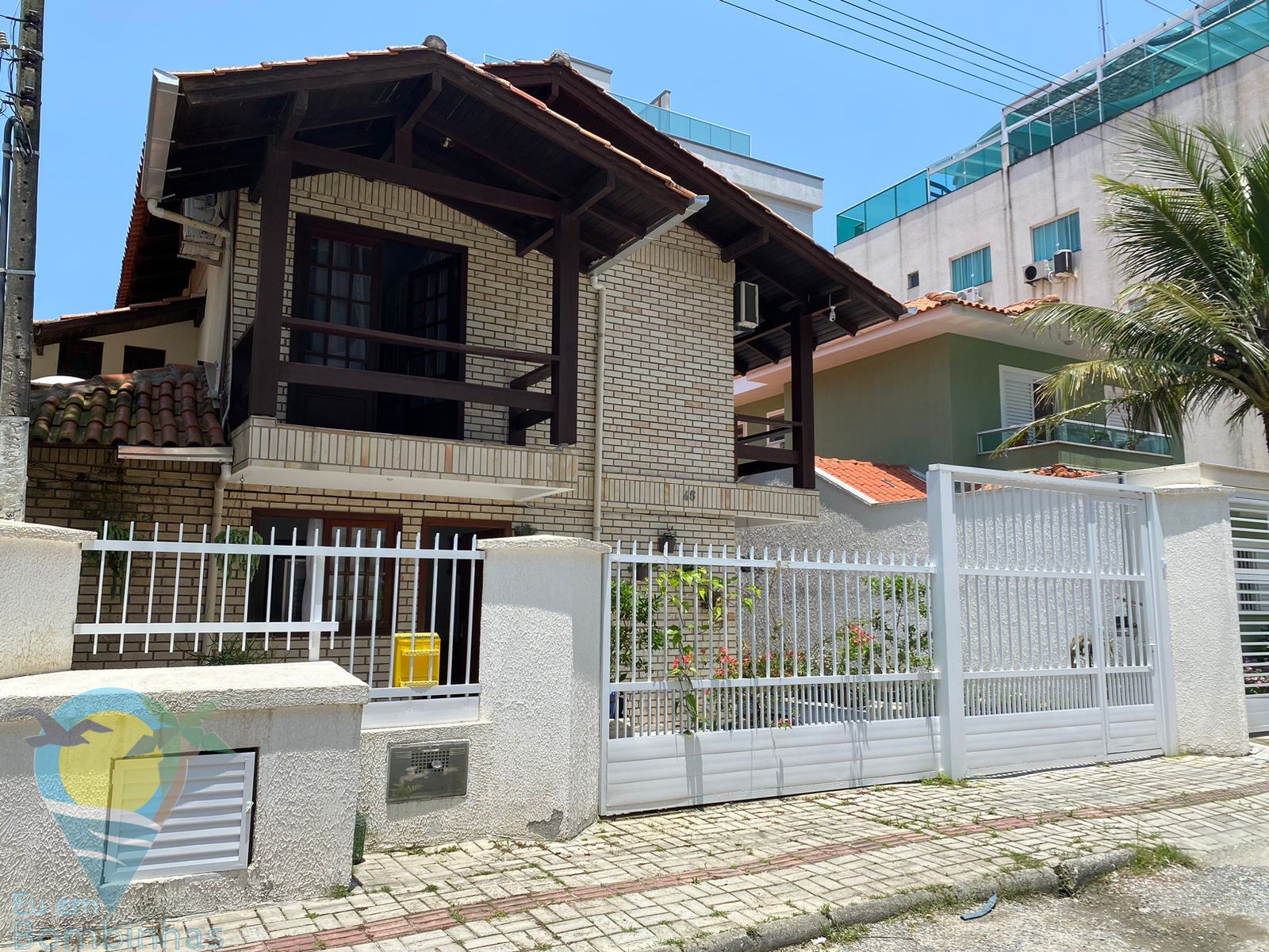 Edifício Residencial de 8 quartos, no bairro Bombas, em Bombinhas | Eu Corretor