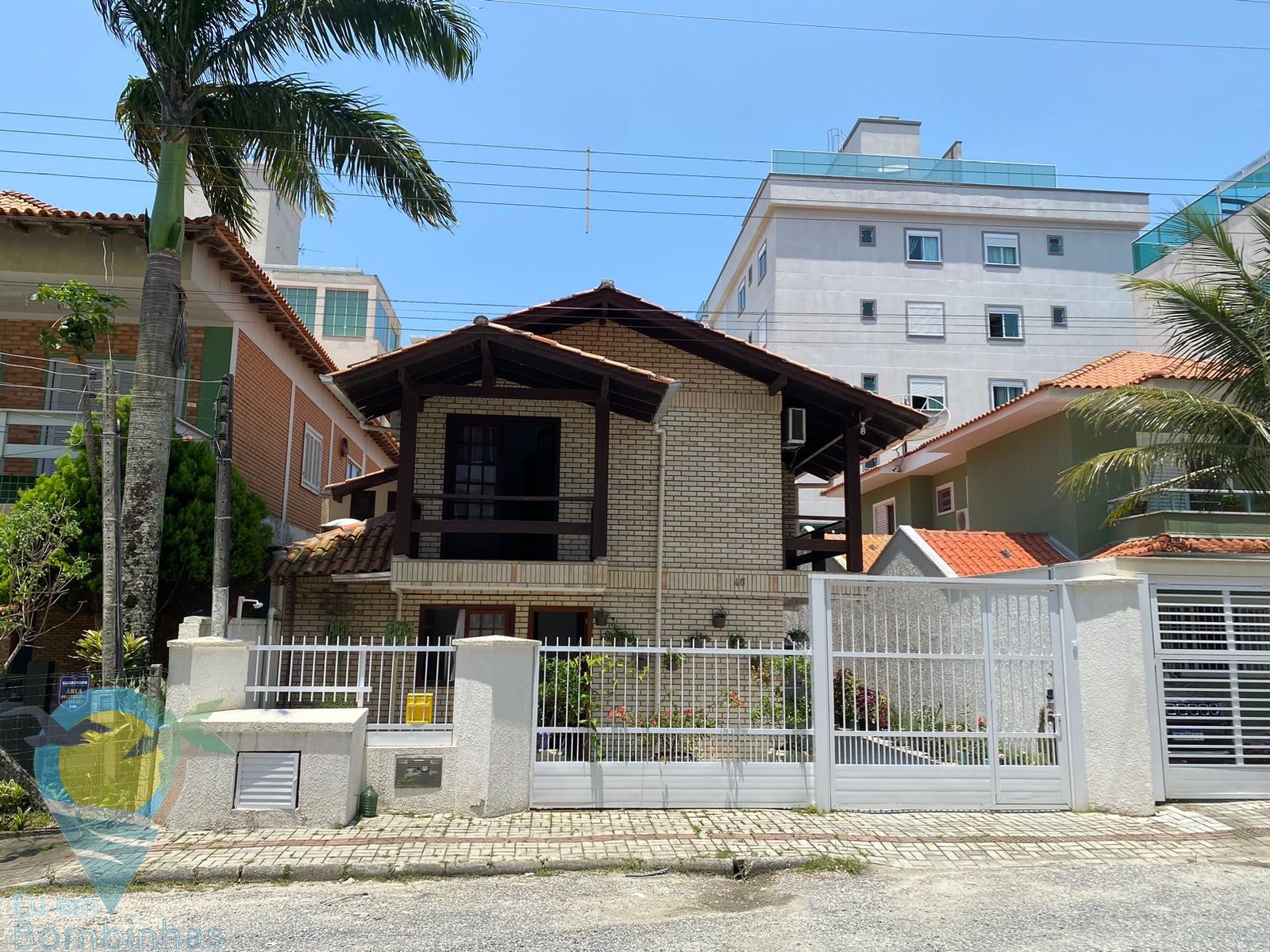 Edifício Residencial de 8 quartos, no bairro Bombas, em Bombinhas | Eu Corretor